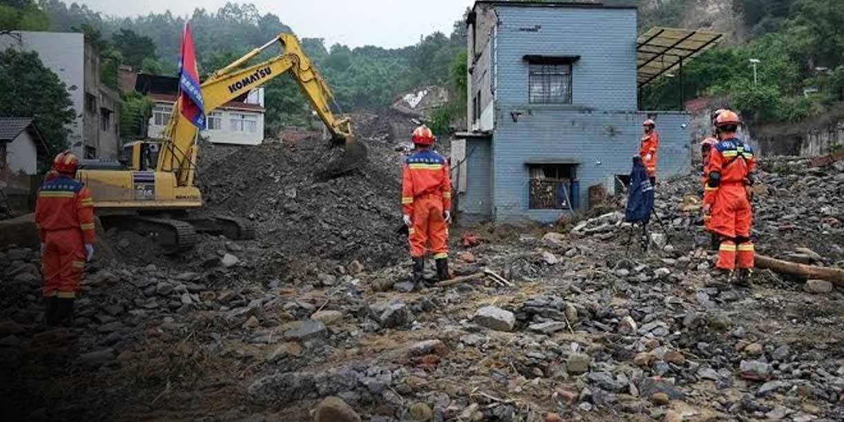 Foto: ¡Milagro en China! Rescatan con vida a 10 personas tras devastador deslizamiento/Cortesía