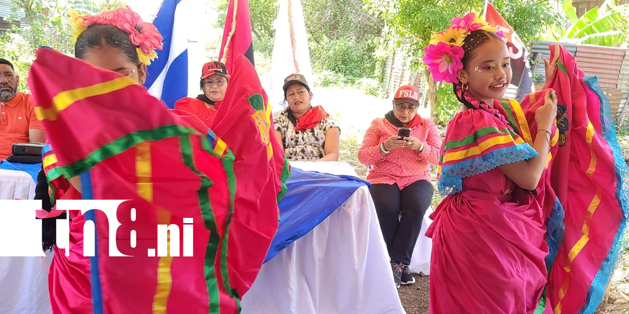 Foto: Diez familias de León celebran el Día de la Alegría con viviendas propia/TN8