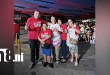 Familias y comerciantes celebran Vigilia Revolucionaria en el Distrito VI de Managua Foto: Familias y comerciantes celebran Vigilia Revolucionaria en el Distrito VI de Managua/TN8