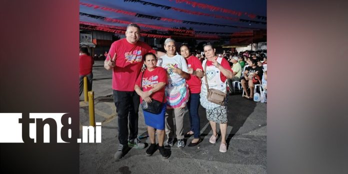 2 Foto: Familias y comerciantes celebran Vigilia Revolucionaria en el Distrito VI de Managua/TN8