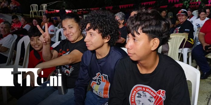2 Foto: Familias del Distrito 1.3 de Managua, destacan mensaje de paz y fraternidad/TN8