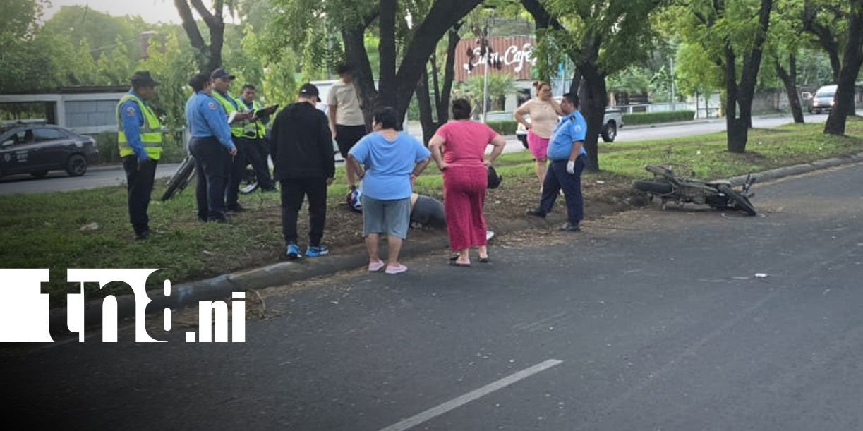 Foto: Joven motociclista muere tras estrellarse contra un árbol en carretera a Masaya / TN8