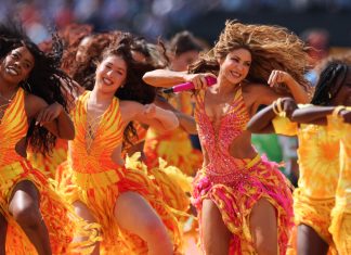 Shakira deslumbra en la final del Mundial con un vestido de más de 200 mil cristales Foto: Shakira brilló con un vestido de 200 mil cristales en la final del Mundial 2026/Cortesía