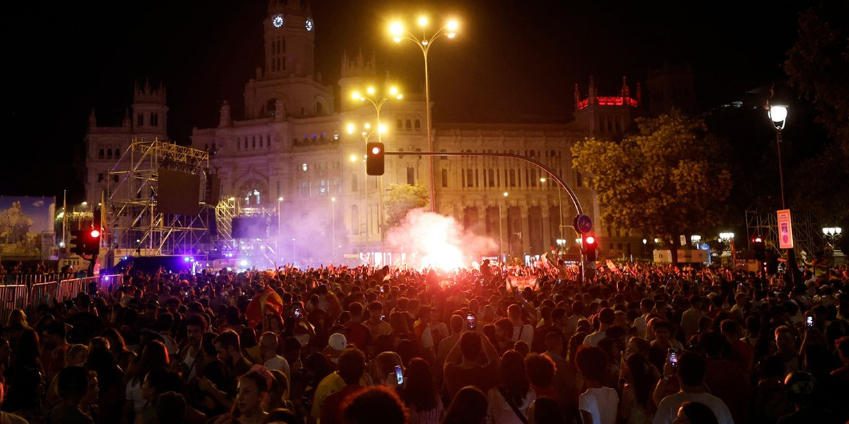 Foto: Accidentes y disturbios marcaron la noche del campeonato en España/Cortesía
