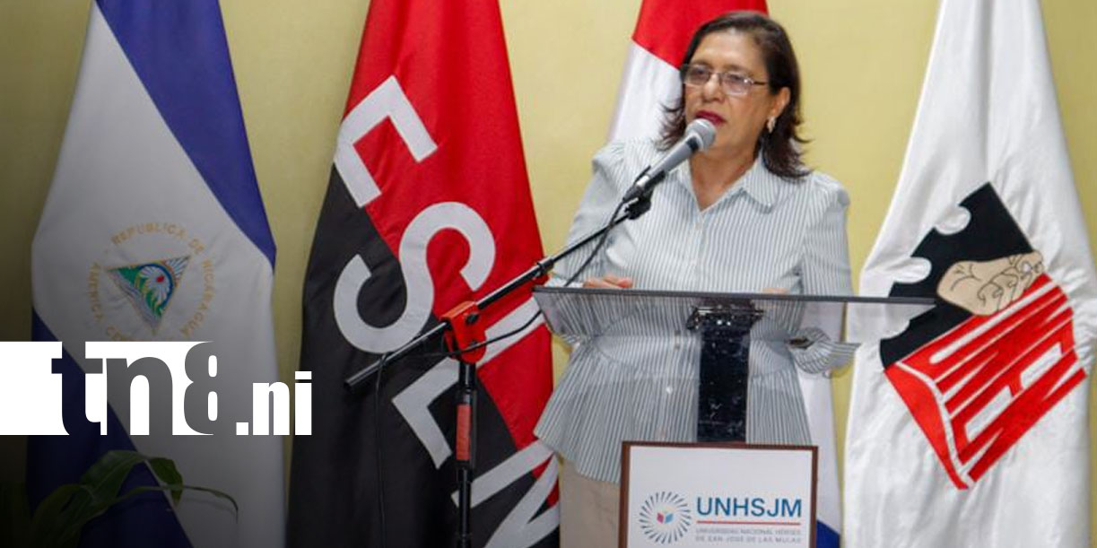 Foto: Universidad honra a sus estudiantes/TN8