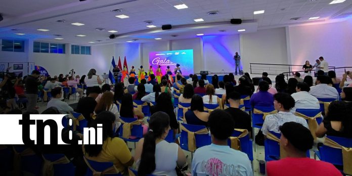 Foto: MINJUVE premia a más de 200 jóvenes destacados de todo el país/TN8 Foto: MINJUVE premia a más de 200 jóvenes destacados de todo el país/TN8