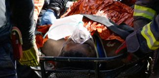 Foto: Rescate de Hernán Gil tras ocho días bajo los escombros/Cortesìa