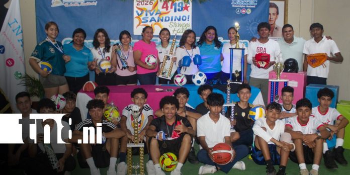 Foto: INATEC entrega utilaje deportivo a estudiantes de Granada/TN8