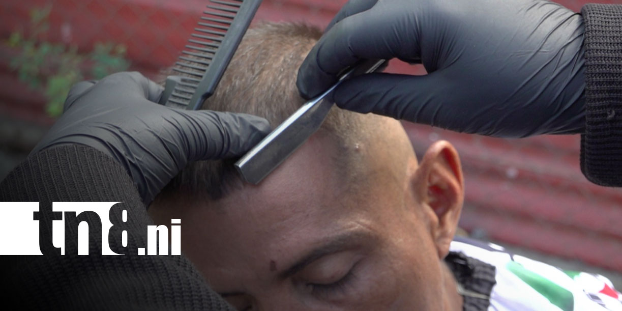 Foto: Barbero transforma vidas con ayuda a personas vulnerables/TN8