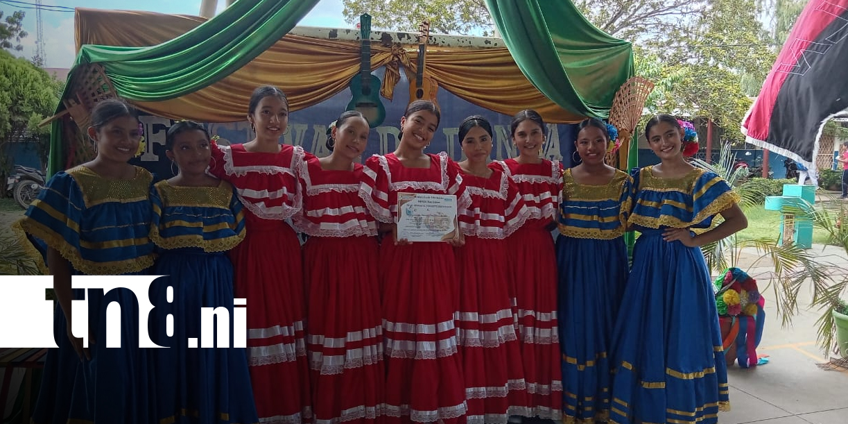 Foto: Estudiantes de Nandaime conquistaron el escenario con lo mejor del folclore nicaragüense/TN8