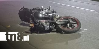 Foto: Madrugada mortal en Rubenia: motociclista muere al estrellarse contra una vivienda / TN8