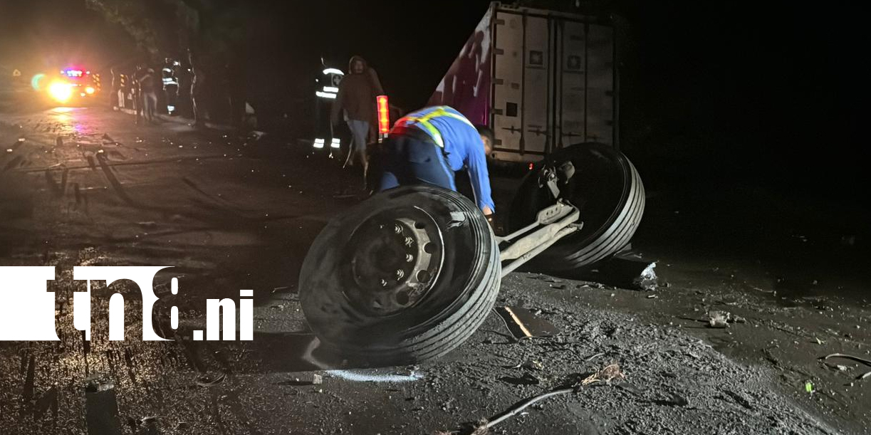 Foto: Accidente entre rastras deja un lesionado en puente El Lajero/TN8