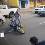 Motociclista relata cómo ocurrió accidente que dejó a una joven lesionada foto: Motociclista relata accidente que dejó a joven lesionada/TN8