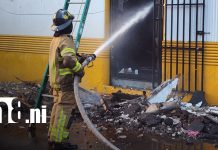 Voraz incendio destruye tres viviendas y daña otras dos en la ciudad de León Foto: Voraz incendio destruye tres viviendas y daña otras dos en la ciudad de León/TN8