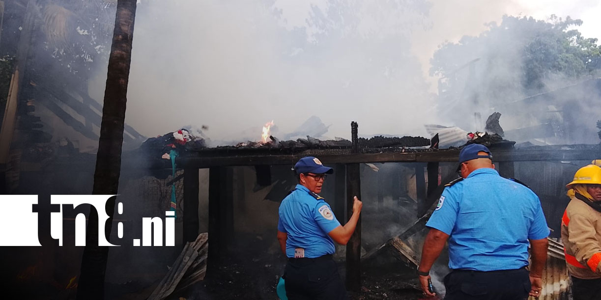 Foto: Incendio en Bilwi deja vivienda destruida y pérdidas materiales/TN8