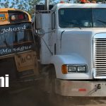 Choque entre bus Managua-Mateare y camión deja daños materiales y un gran susto Foto: Bus Managua-Mateare y camión chocan y dejan solo daños materiales/TN8