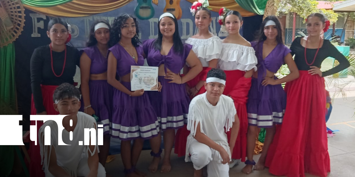 Foto: Estudiantes de Nandaime conquistaron el escenario con lo mejor del folclore nicaragüense/TN8