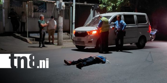 Foto: Peatón queda gravemente herido luego de que un microbús lo atropellara/TN8 Foto: Peatón queda gravemente herido luego de que un microbús lo atropellara/TN8