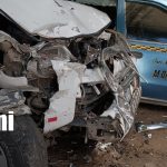 Foto: Camioneta fuera de control destruye venta y daña tres vehículos en Managua/TN8