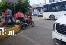 Motociclista de Pedidos Ya queda gravemente lesionado en Plaza España Foto: Motociclista resulta herido tras colisión con camioneta en Plaza España/TN8