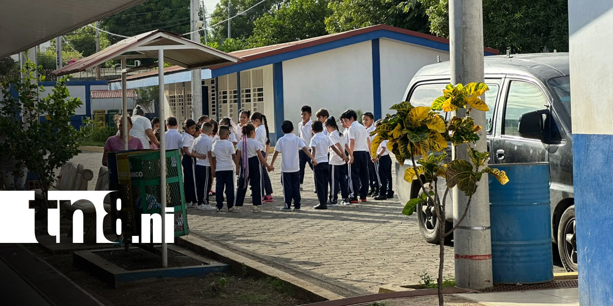 Foto: Estudiantes regresan a clases en el segundo semestre/TN8