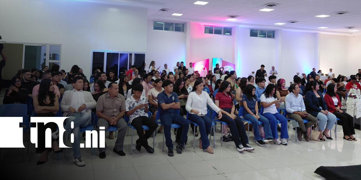 Foto: MINJUVE premia a más de 200 jóvenes destacados de todo el país/TN8