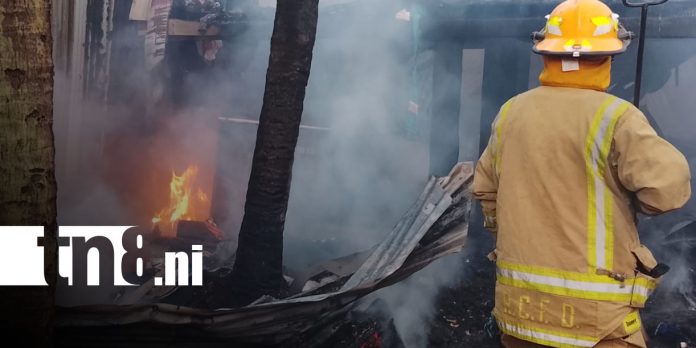 Foto: Incendio en Bilwi deja vivienda destruida y pérdidas materiales/TN8