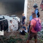 Un muerto y varias personas lesionadas tras el vuelco de una camioneta en Tola, Rivas Foto: Tragedia mortal en Tola, Rivas/TN8