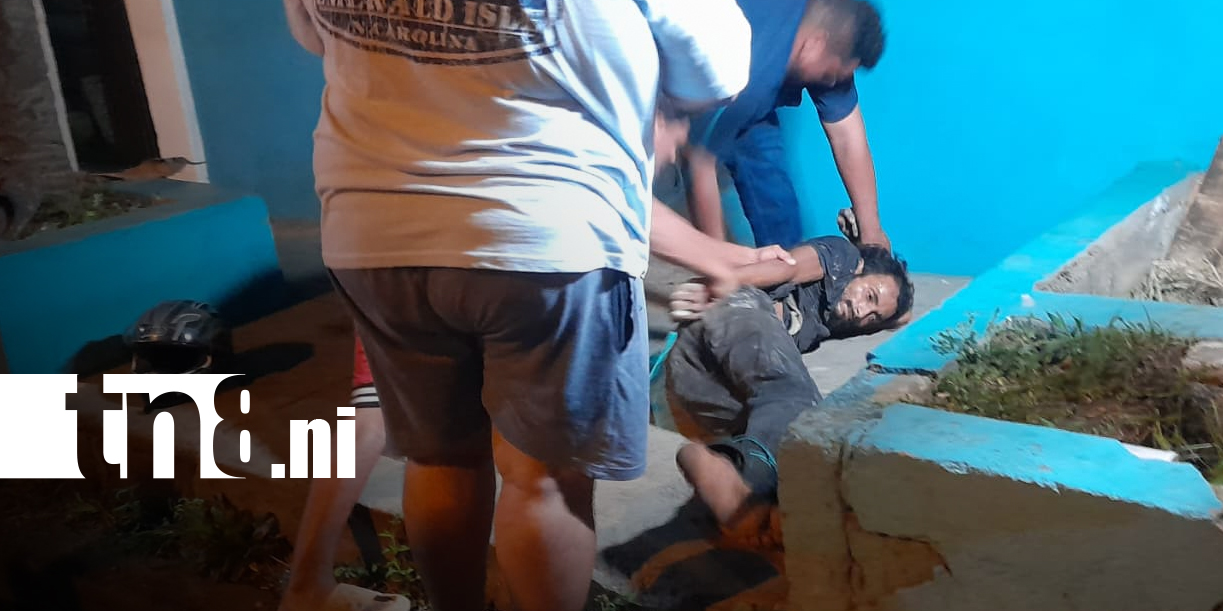 Foto: Vecinos retienen a presunto delincuente en Memorial Sandino/TN8