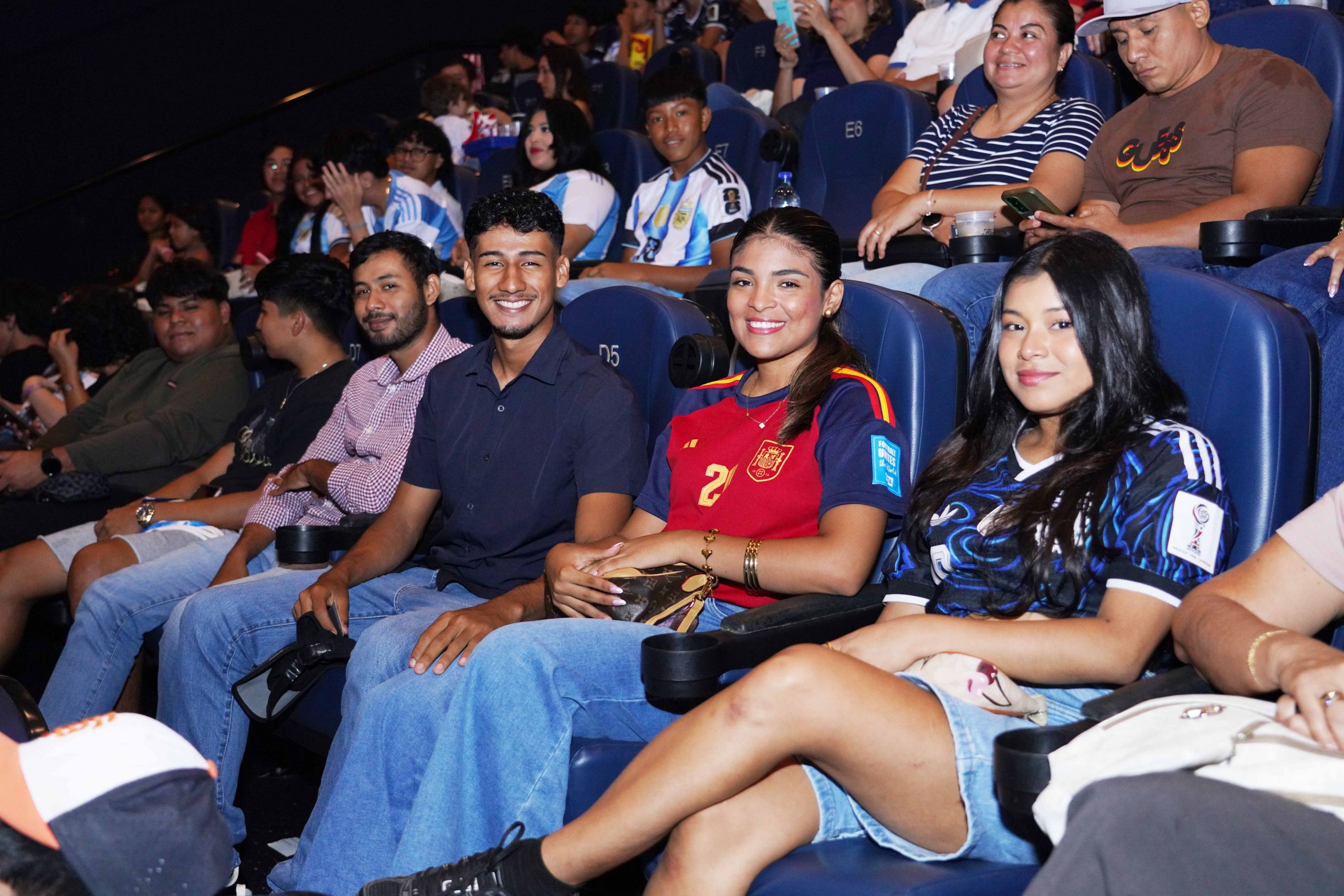 Foto: Claro Nicaragua llevó la emoción de la gran final del fútbol a la pantalla grande / Cortesía