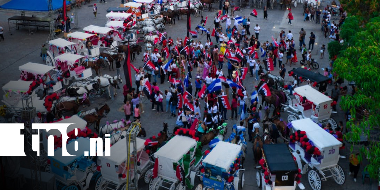 Foto: Granada celebra con desfile de coches rumbo al 47/19 de la Revolución/TN8