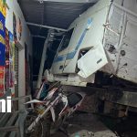 Foto: Cabezal impacta en negocio en carretera Boaco-Managua/TN8