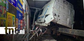 Foto: Cabezal impacta en negocio en carretera Boaco-Managua/TN8
