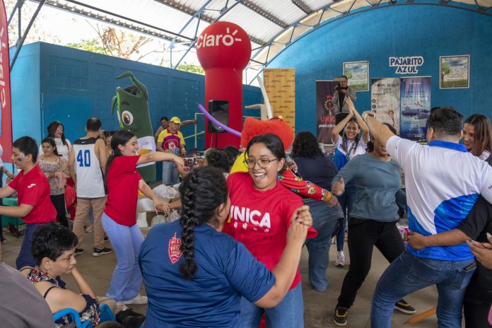 Pajarito 2 Claro lleva jornada de apoyo y alegría al Hogar Pajarito Azul