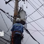 Crónica TN8 visibiliza reporte y restablecen servicio eléctrico en barrio Carlos Núñez, Managua Foto: Restablecimiento de energía eléctrica en un barrio de Managua tras reporte en Crónica TN8 / TN8