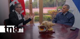 Foto: Entrevista en Estudio TN8 con Lumberto Campbell, Coordinador de la Secretaría para Asuntos de la Costa Caribe de Nicaragua / TN8