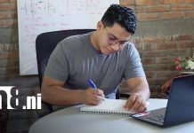 Wilber Matamoros: dejó su hogar para perseguir un sueño y hoy ayuda a iluminar Nicaragua Foto: Wilber Matamoros, hijo de la Revolución, quien emplea sus conocimientos por la cobertura energética en Nicaragua / TN8