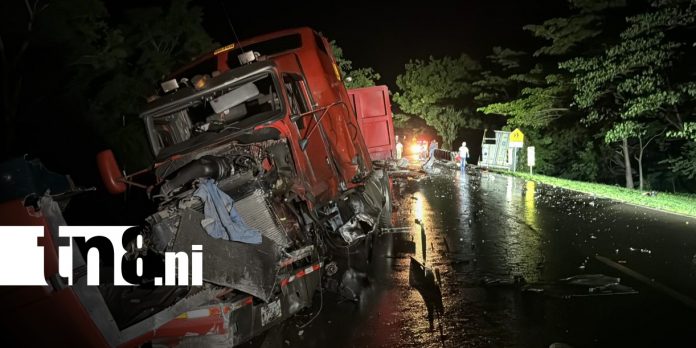 Foto: Brutal accidente con camiones en Chontales / TN8 Foto: Brutal accidente con camiones en Chontales / TN8