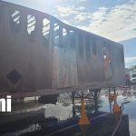 Foto: Incendio de container en una bodega de Mateare / TN8