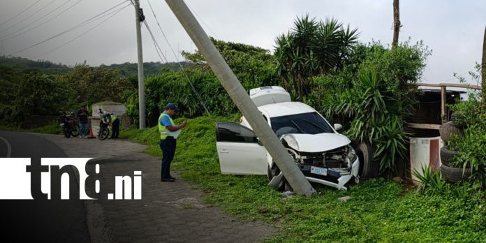 Foto: Fuerte accidente en Carretera Sur / TN8 Foto: Fuerte accidente en Carretera Sur / TN8