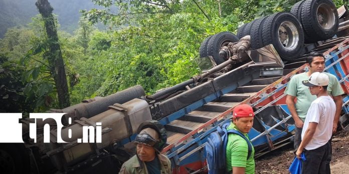 Foto: Vuelco de camión en El Cuá, Jinotega / TN8 Foto: Vuelco de camión en El Cuá, Jinotega / TN8