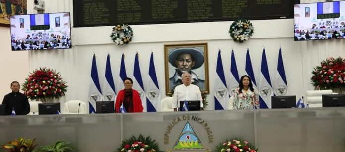 Foto: Comunicadores respaldan reforma constitucional durante consulta en la Asamblea Nacional / Cortesía
