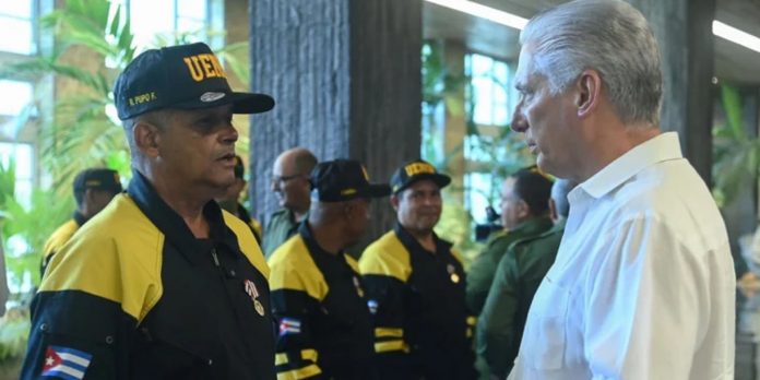 Foto:Cuba reconoce a brigada de rescate que arriesgó su vida tras los sismos en Venezuela/Cortesía Foto:Cuba reconoce a brigada de rescate que arriesgó su vida tras los sismos en Venezuela/Cortesía