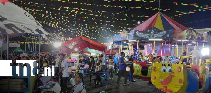 1 Foto: Cientos de familias disfrutan la tradicional fiesta del Palo Lucio en Managua/TN8