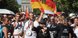 Foto: Miles de alemanes protestan en las calles contra el Gobierno de Merz / Cortesía
