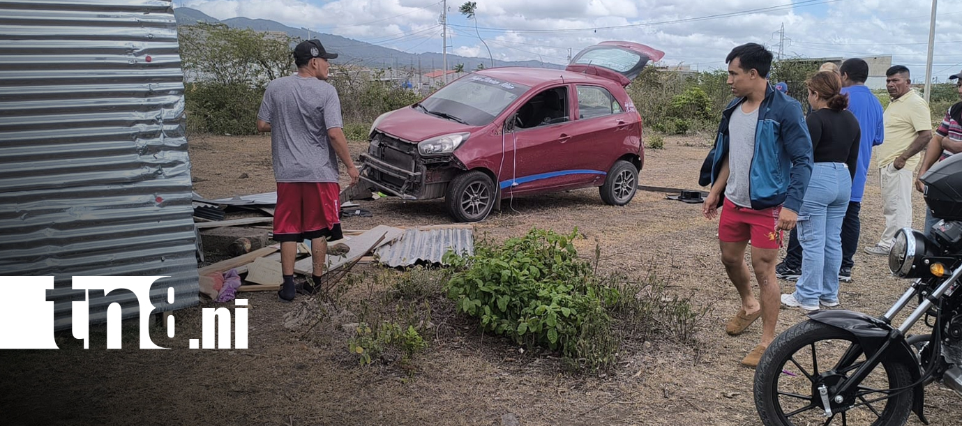 Foto: Taxi impacta vivienda y deja hombre herido en Estelí/TN8