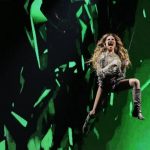 Gloria Trevi cae durante su show y sorprende al público con su reacción Foto: Gloria Trevi sufre aparatosa caída durante su concierto en San Luis Potosí/Cortesía