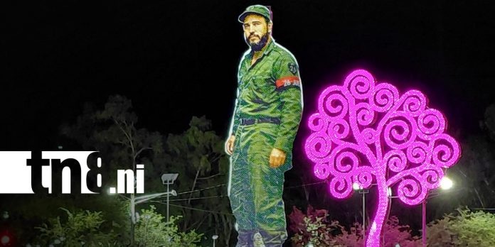 FOTO: Managua ilumina escultura de Fidel Castro/TN8