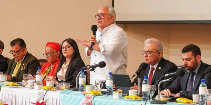 1 Sector emprendedor aporta al proceso de reforma constitucional de Nicaragua