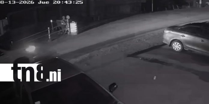 1 Foto: Motociclistas embisten a banderillera durante labores de regulación del tráfico en Mulukukú/TN8